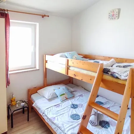 Apartman Meri, Spacious In A Quiet Location Near The Medulin