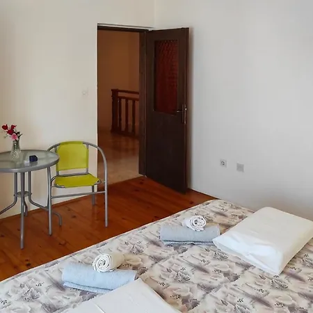 Meri, Spacious In A Quiet Location Near The * Medulin