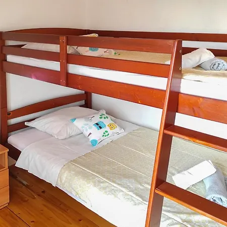 Meri, Spacious In A Quiet Location Near The * Medulin