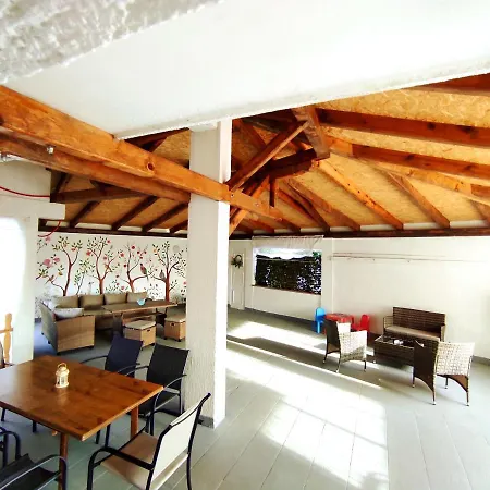 Meri, Spacious In A Quiet Location Near The Apartman
