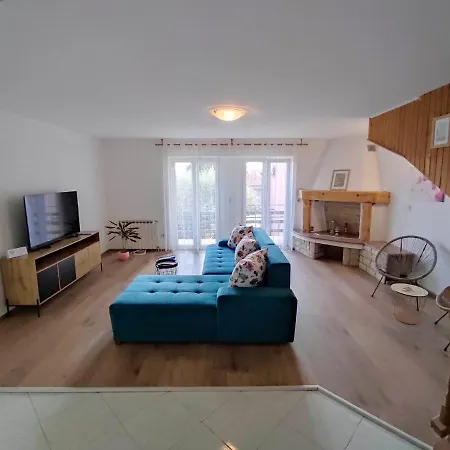 Meri, Spacious In A Quiet Location Near The Apartman *