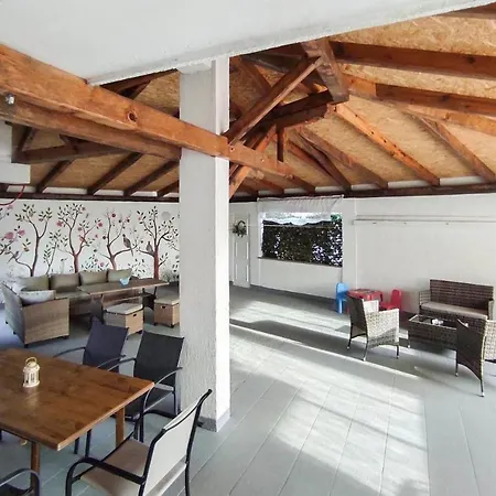 Meri, Spacious In A Quiet Location Near The Medulin